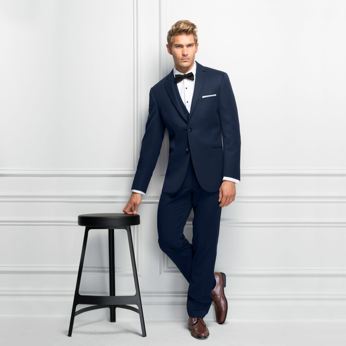 BT 371 Michael Kors Navy Suit Jacket l