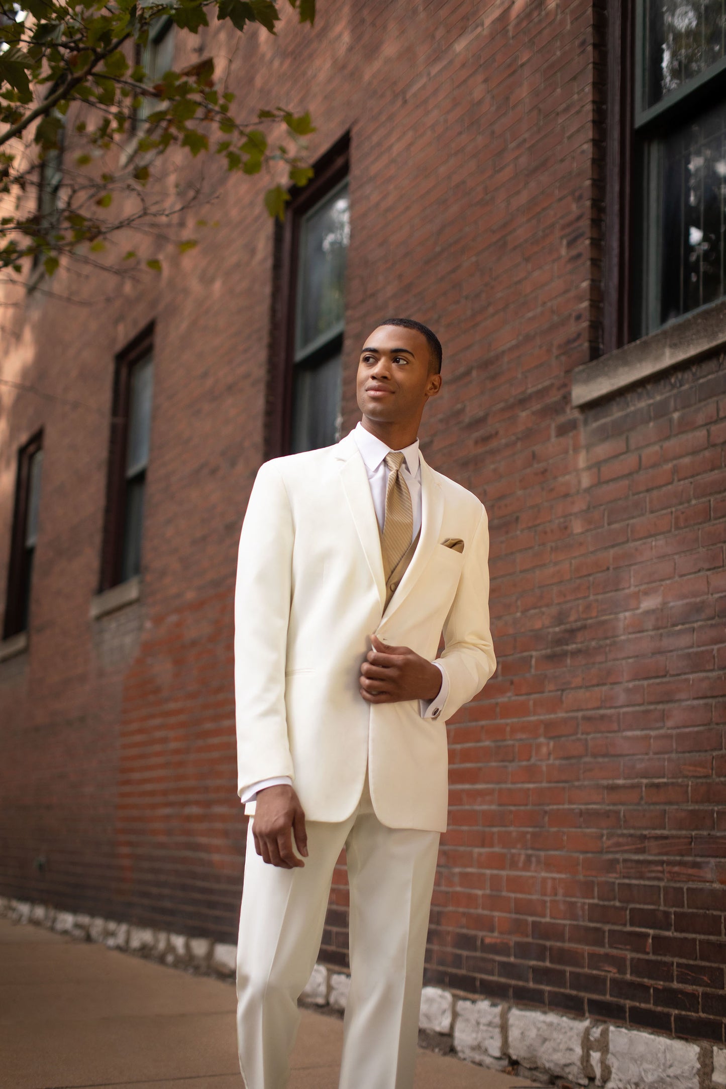 602 Ivory Troy Tuxedo