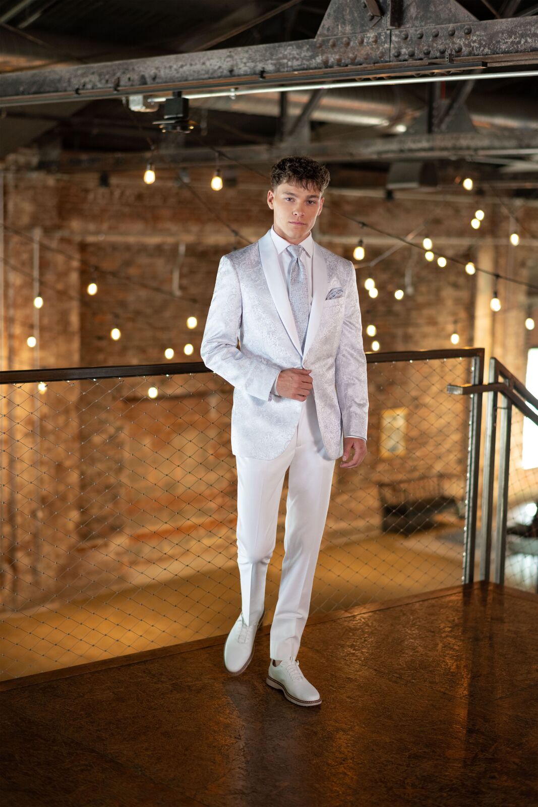 172 White/Silver Aries Paisley Tuxedo